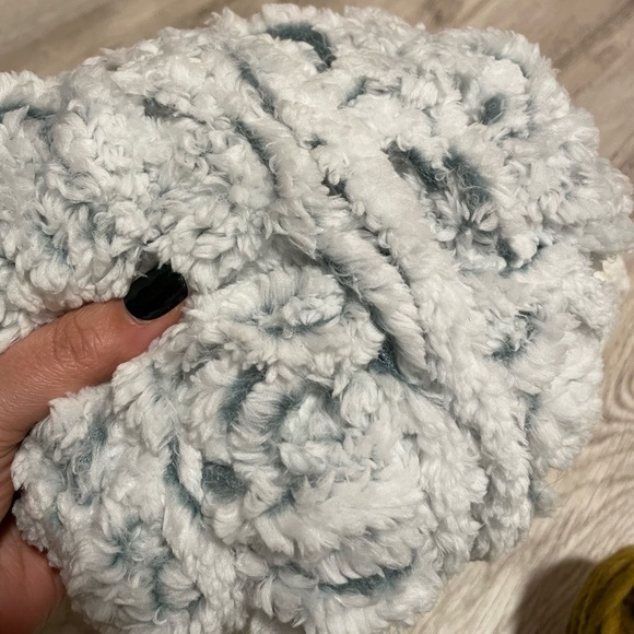 DESTASH Yarn Bundle Bulky/Super Bulky Yarn - Picture 4 of 7